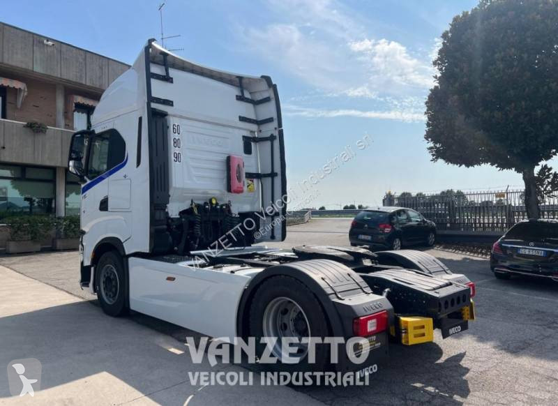 جرار Iveco