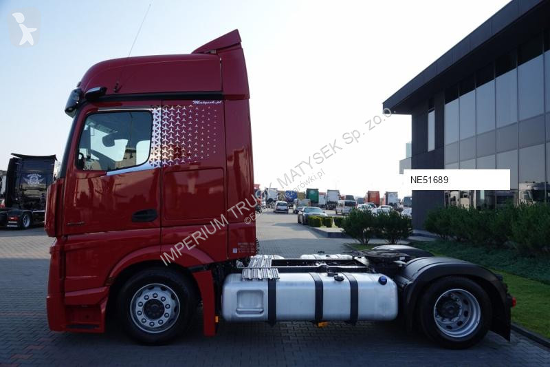Влекач Mercedes ACTROS 1845