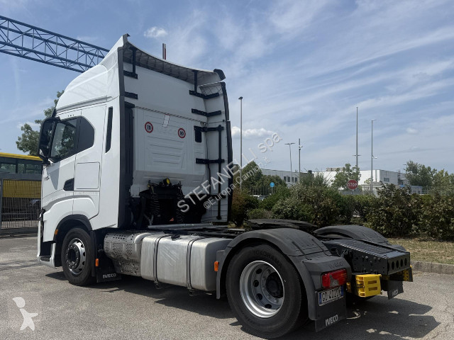 جرار Iveco S-WAY MY 19 AS440S51T/P