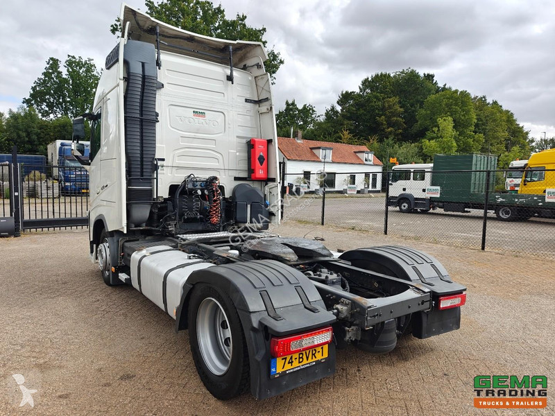 جرار Volvo 420 4X2 GlobeTrotter Euro 6B -...