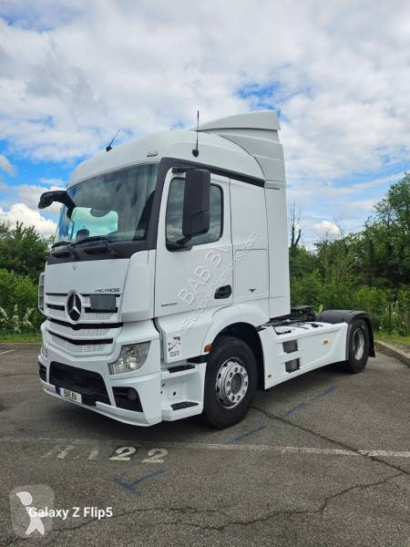 جرار Mercedes