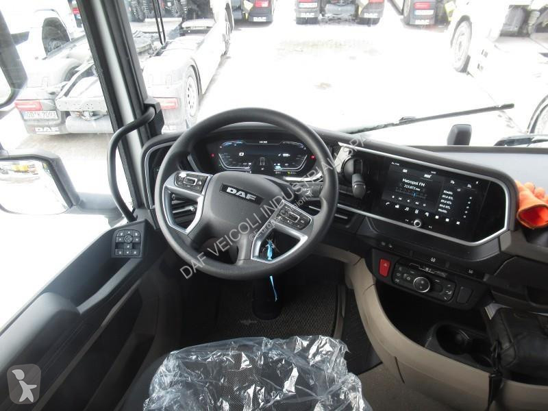 جرار DAF XG  FT 4X2