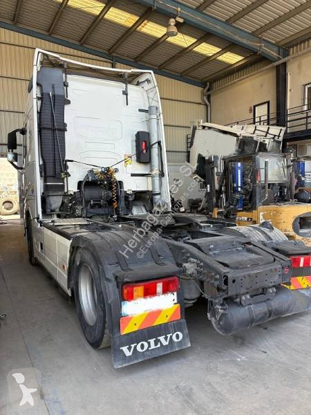 جرار Volvo