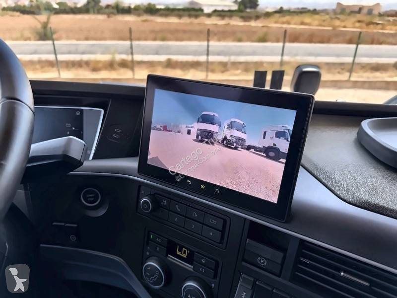 جرار Volvo
