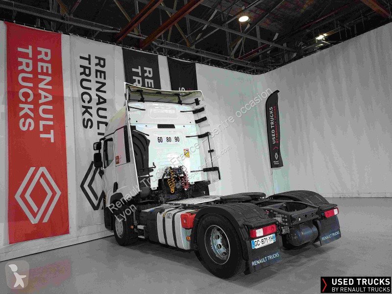 Nyergesvontató Renault