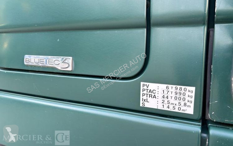 Cabeza tractora Mercedes