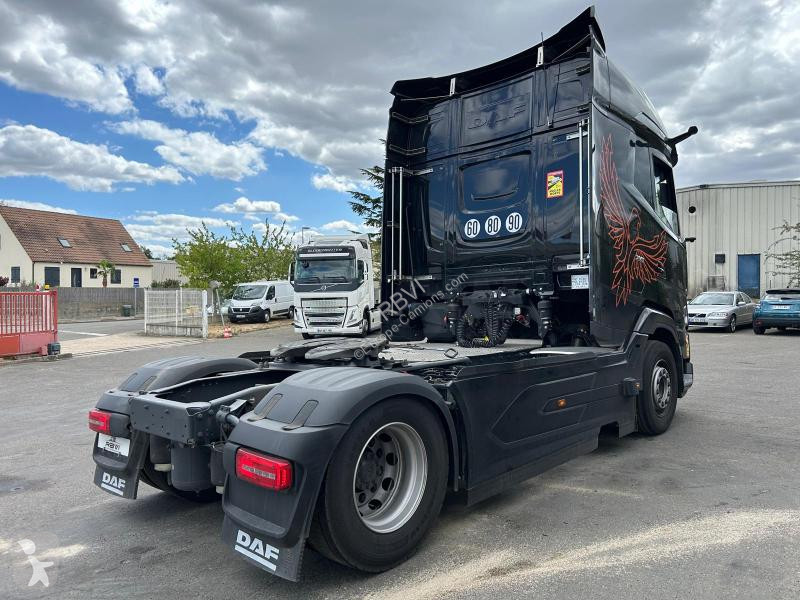 جرار DAF 530