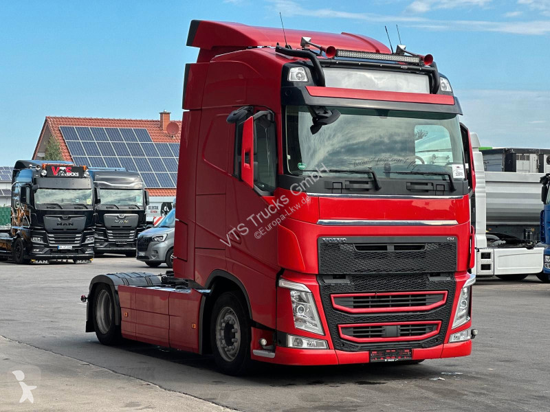 جرار Volvo 500 4x2 LL Hubsattel