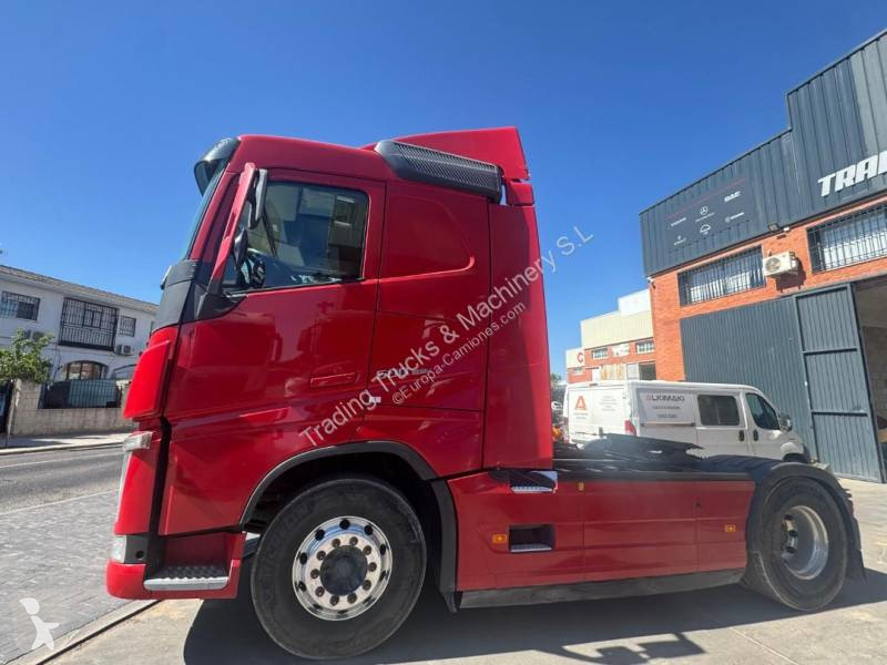 جرار Volvo