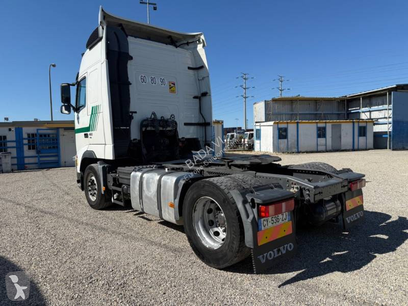 جرار Volvo