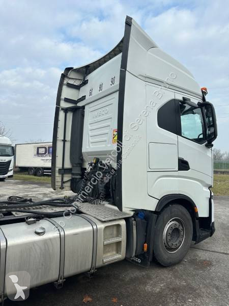 Traktor Iveco