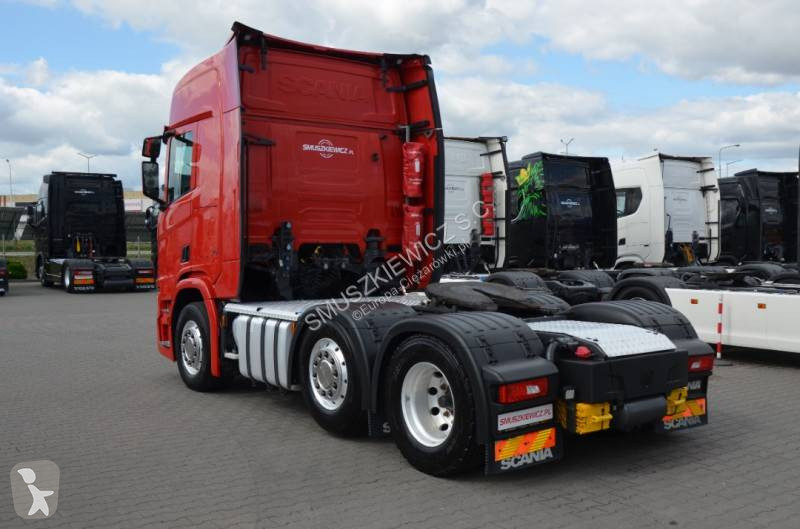 Влекач Scania