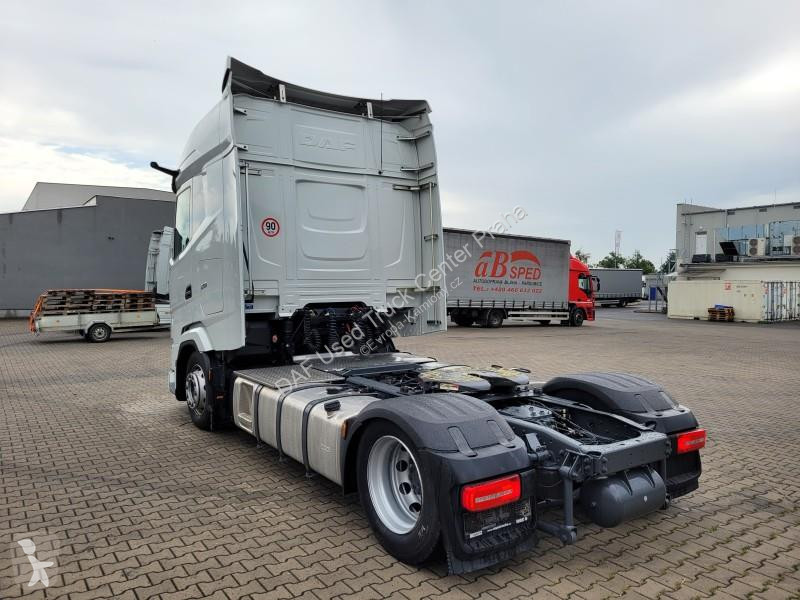 جرار DAF XG  FT LOW DECK 4X2