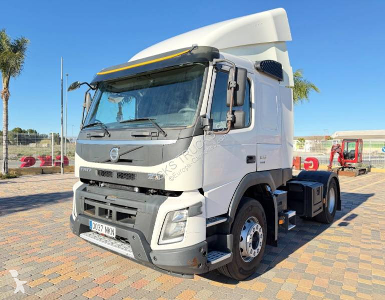 جرار Volvo