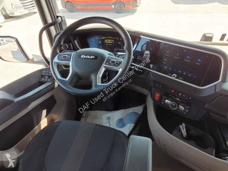 جرار DAF XG  FT LOW DECK 4X2