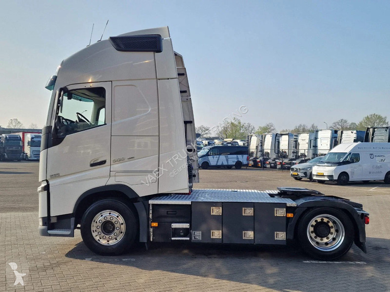 جرار Volvo 13500 Globetrotter XL 4x2 - Low deck...