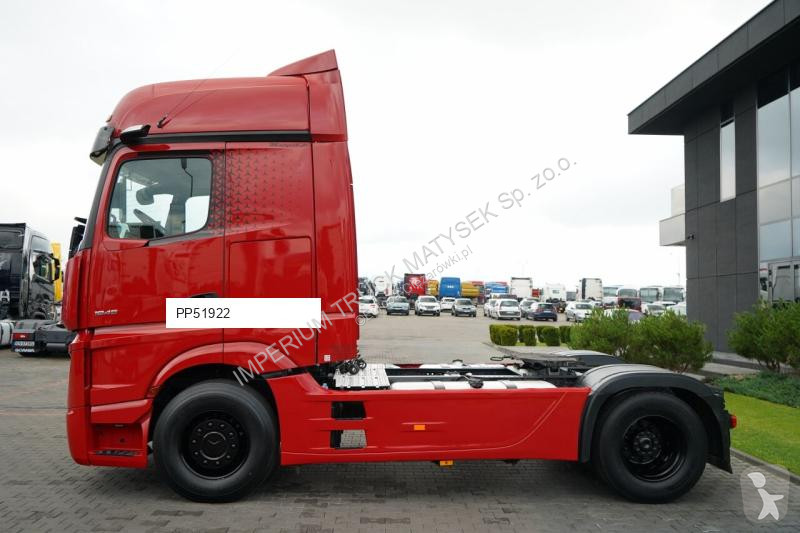 Влекач Mercedes ACTROS 1845