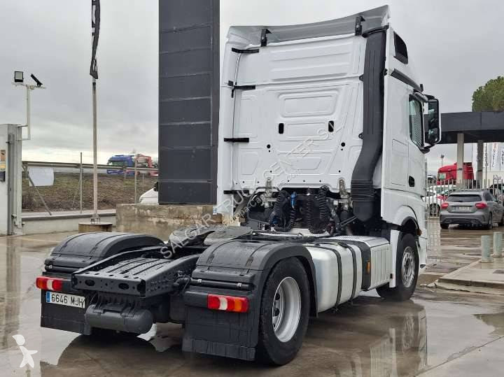 Traktor Mercedes