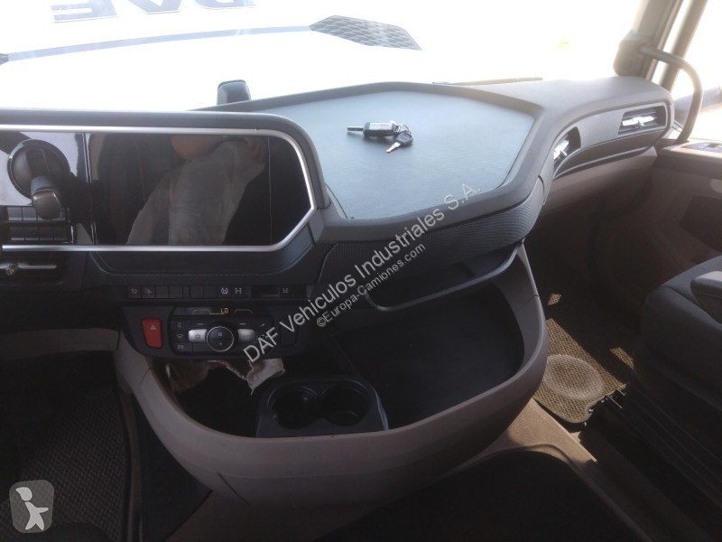 جرار DAF XG  FT 4X2
