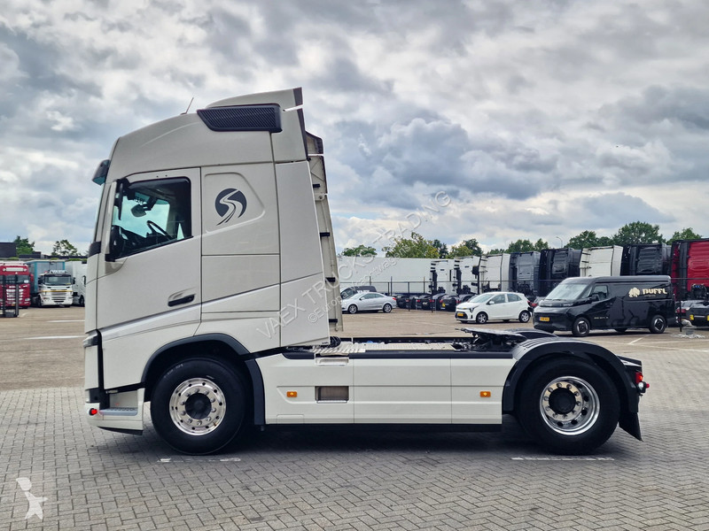 Traktor Volvo 13460 Globetrotter 4x2 - Full...