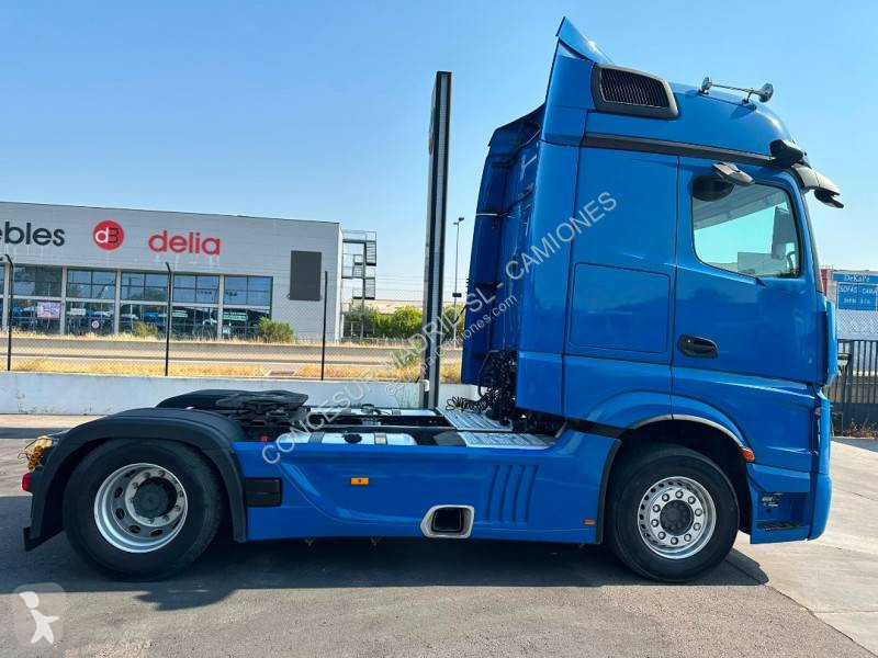 Traktor Mercedes