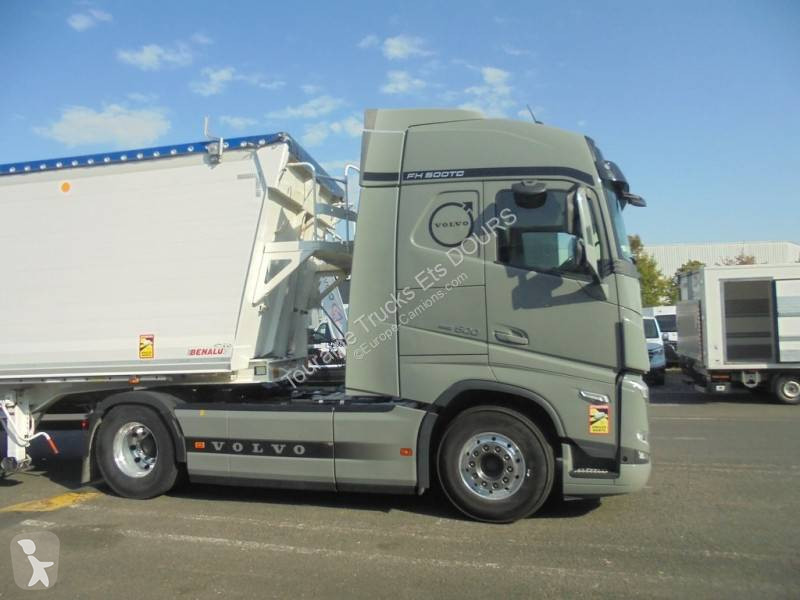 جرار Volvo