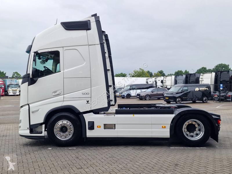 جرار Volvo 13500 Aero Globetrotter XL 4x2 - New...