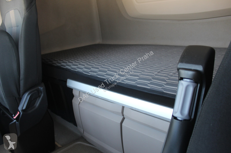 جرار DAF XG  FT 4X2
