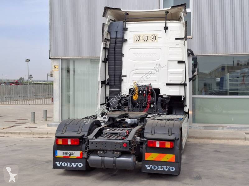 جرار Volvo