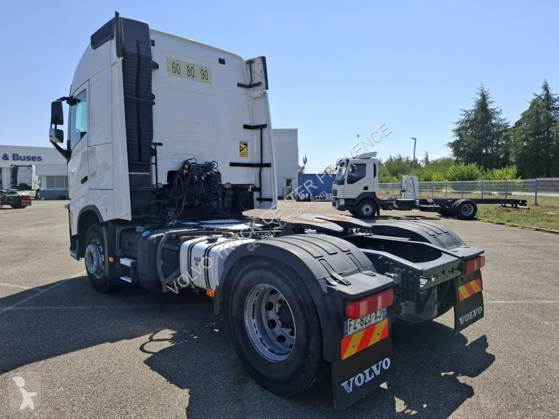 جرار Volvo 500