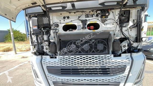 جرار Volvo