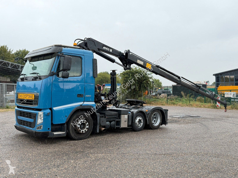 جرار Volvo 420 6x2 mit Ladekran HLK 231 | 4x...