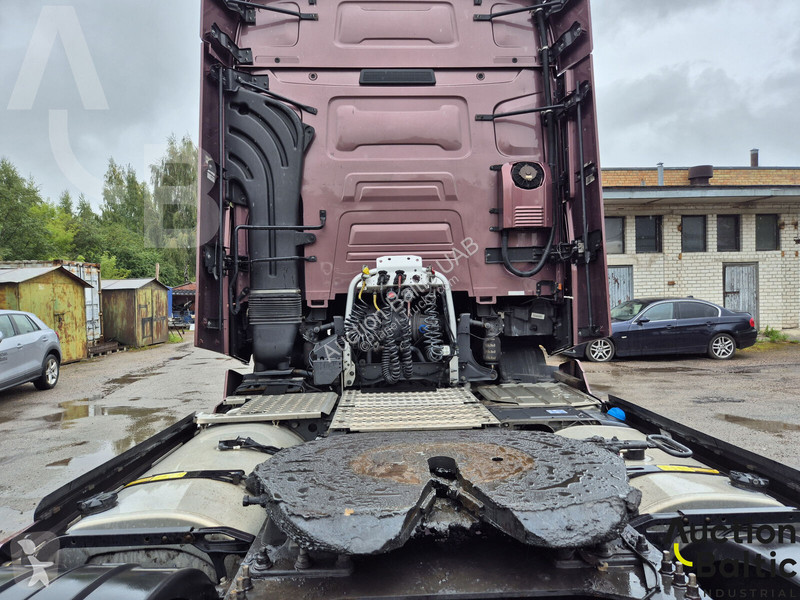 Cabeza tractora Renault THIGH440