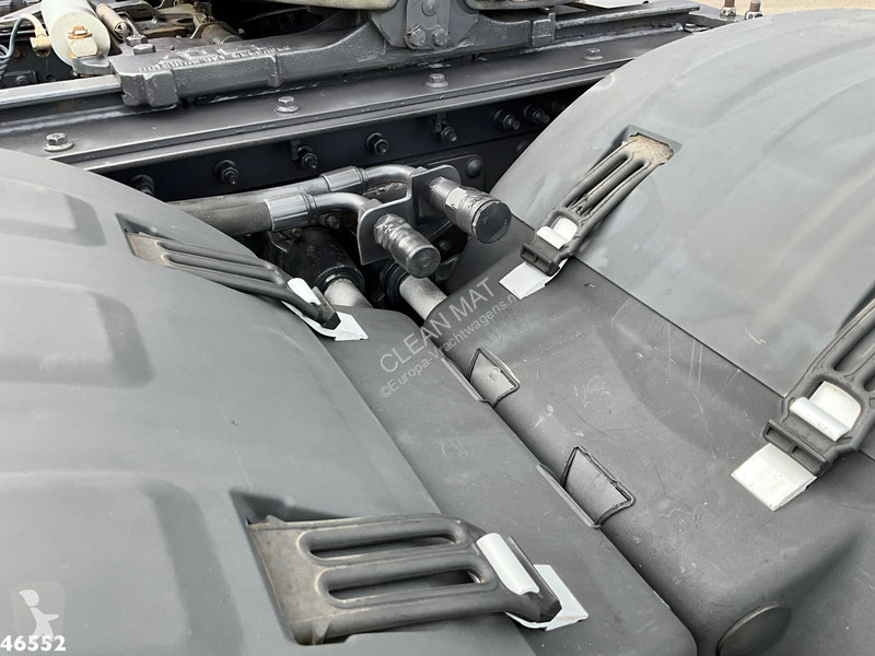 Cabeza tractora Volvo 520 8x4 Euro 5...