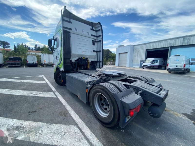 Cabeza tractora Iveco 440 S 46