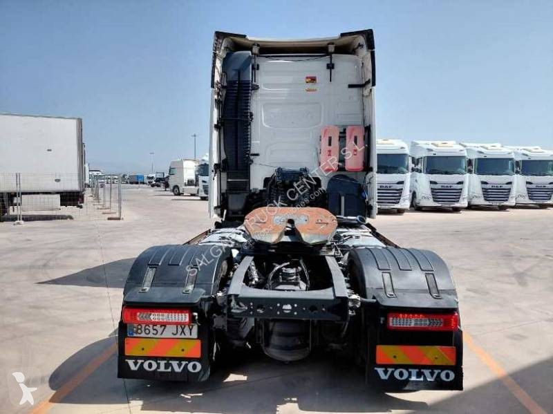 Cabeza tractora Volvo
