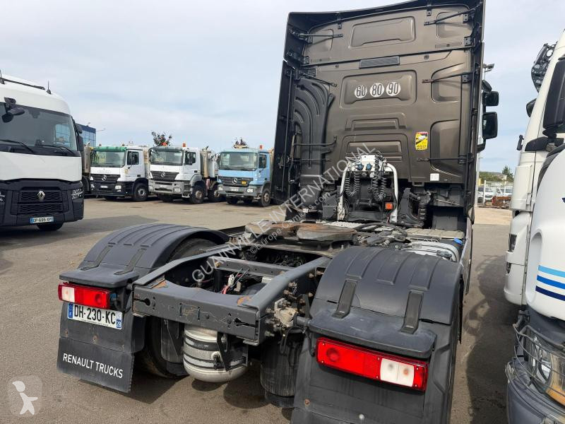 Tracteur Renault 520 Gamme T