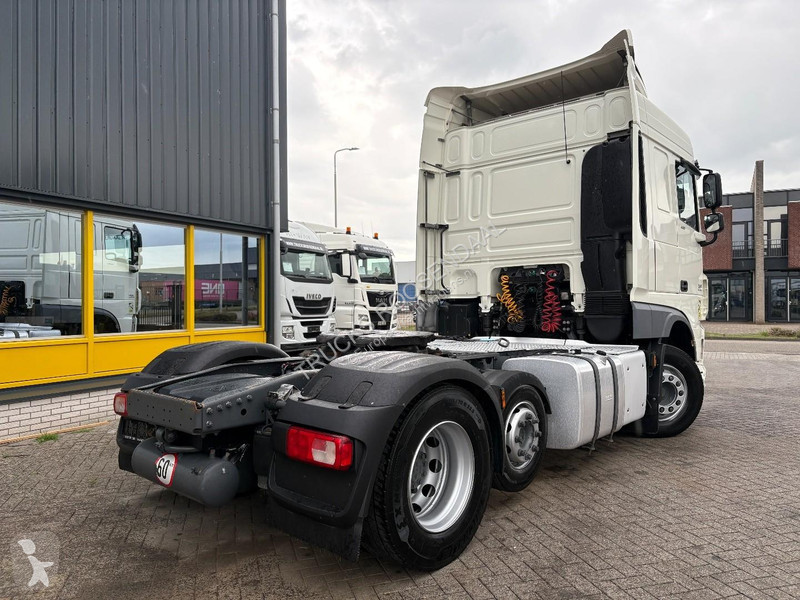 Cabeza tractora DAF 106460 + LEADING AXLE + 6X2...
