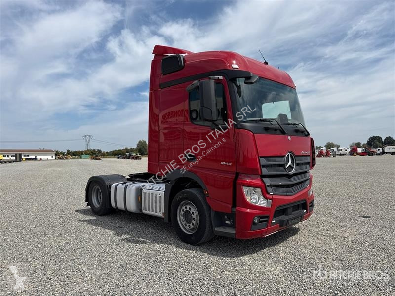 Тягач  Actros 1845