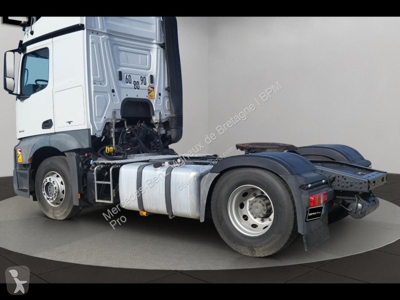 Cabeza tractora Mercedes II 1842 StreamSpace...