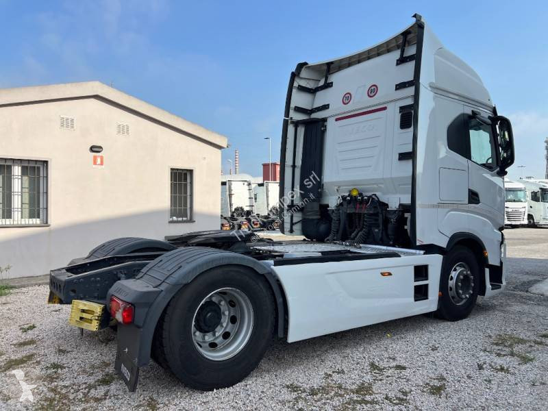 Cabeza tractora Iveco 490