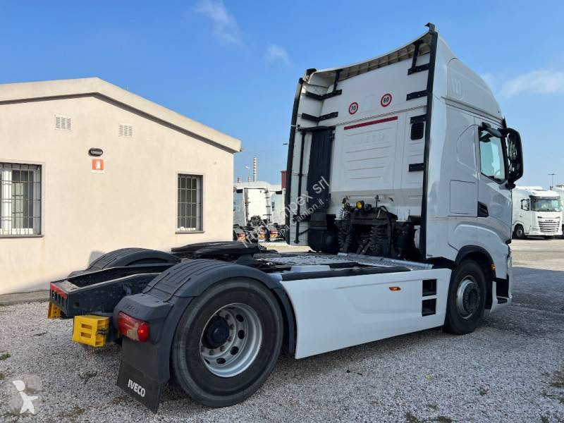 Cabeza tractora Iveco 490