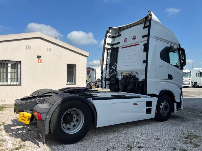 Cabeza tractora Iveco 490