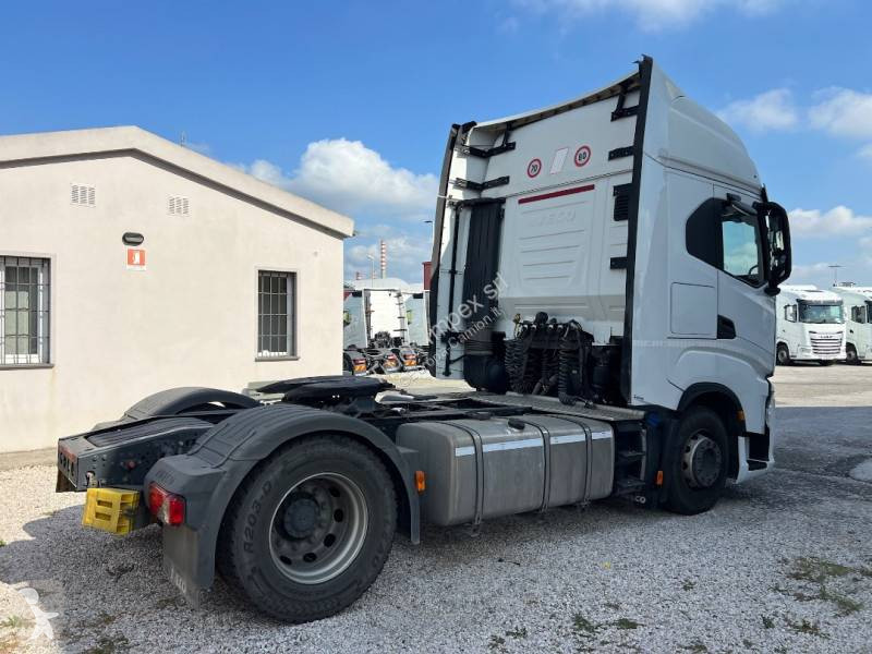 Cabeza tractora Iveco 490