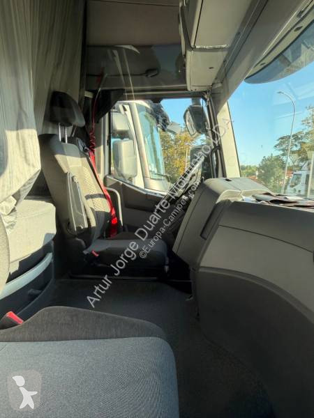 Cabeza tractora Renault 520