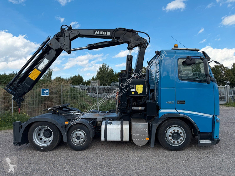 Cabeza tractora Volvo 420 6x2 mit Ladekran HLK...