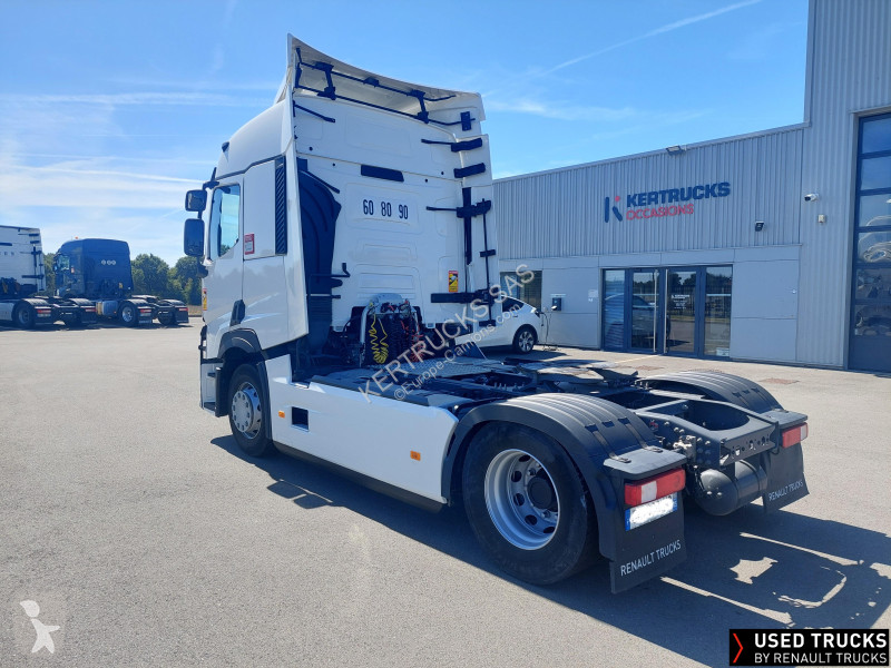Tahač Renault