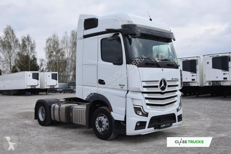 Cabeza tractora Mercedes 1845