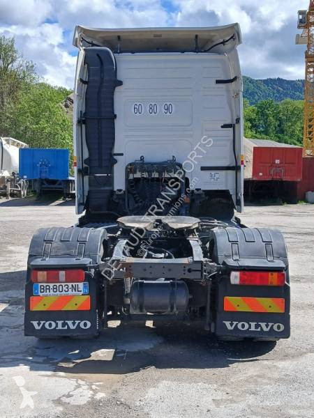 Tahač Volvo 500