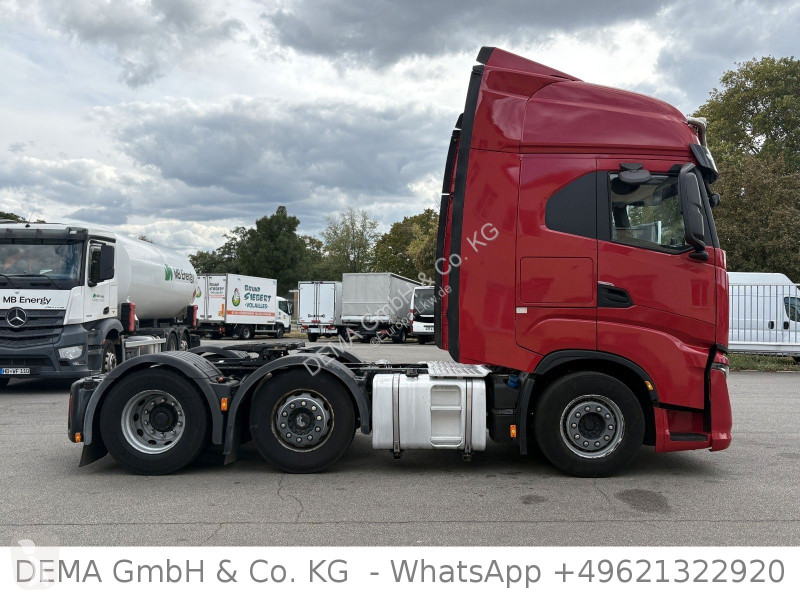 Tahač Iveco S...